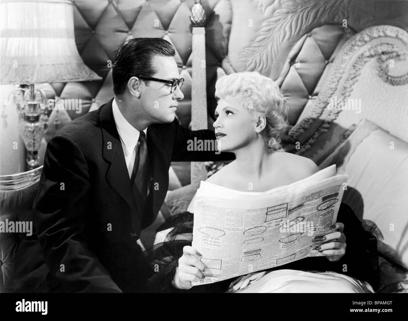 WILLIAM HOLDEN, JUDY HOLLIDAY, Geboren gestern, 1950 Stockfoto
