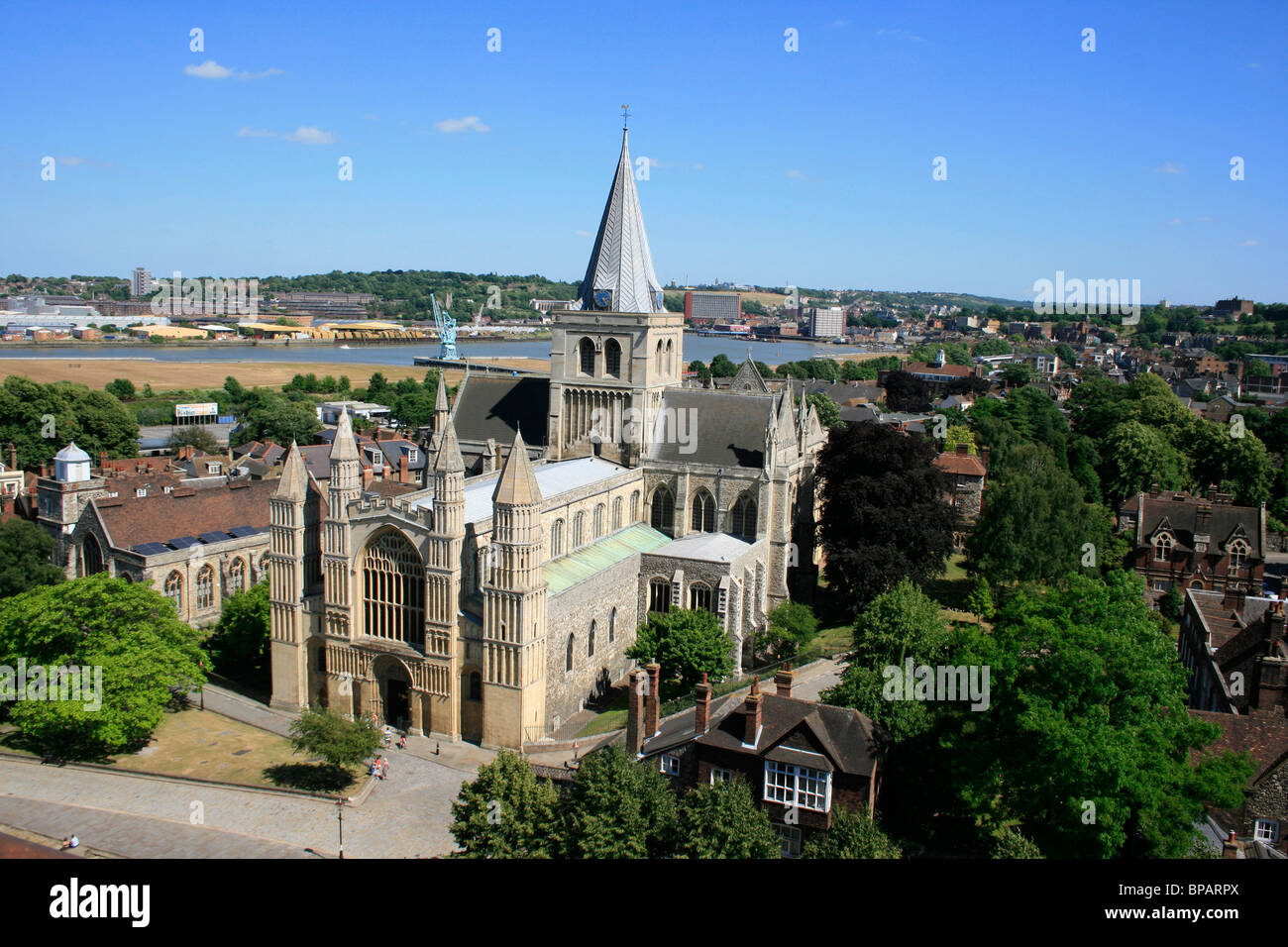 Rochester Kathedrale gesehen von der Spitze des Schlosses. Es ist das zweite älteste englische Kathedrale von Bischof Justus 609 n. Chr. erbaut Stockfoto