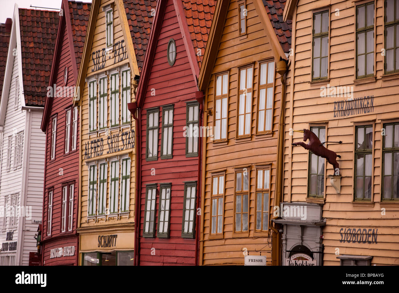 Skandinavien Norwegen Bryggen Ladenfronten Stockfoto