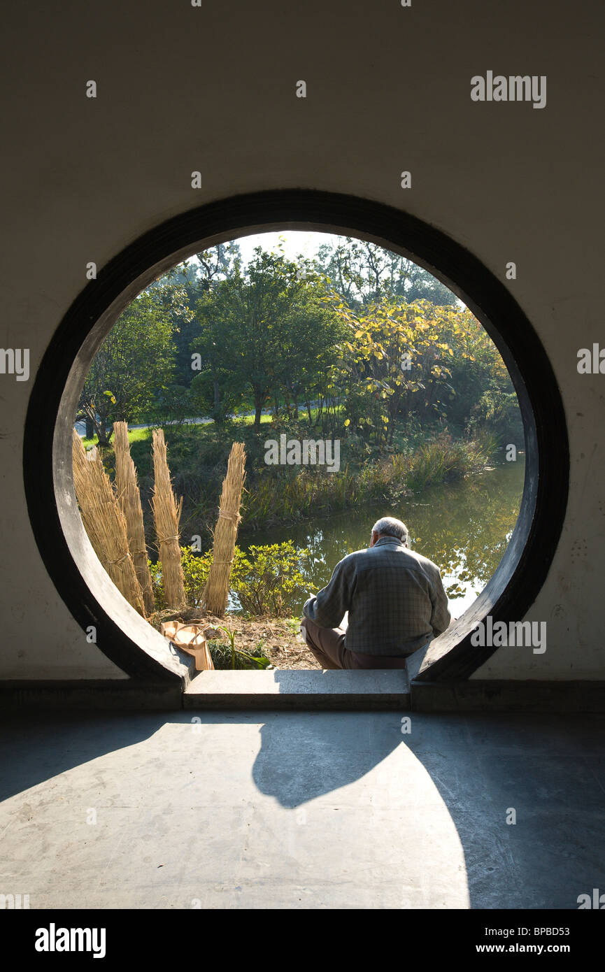 Mondtor im Red Plum Park, Changzhou, china. Stockfoto