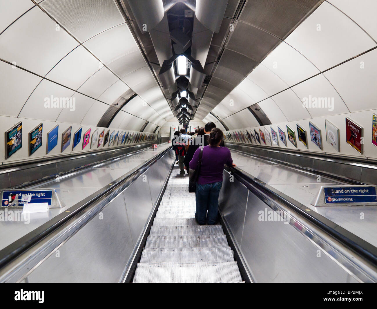 Reisen London Brücke u-Bahnstation Rolltreppe. Stockfoto