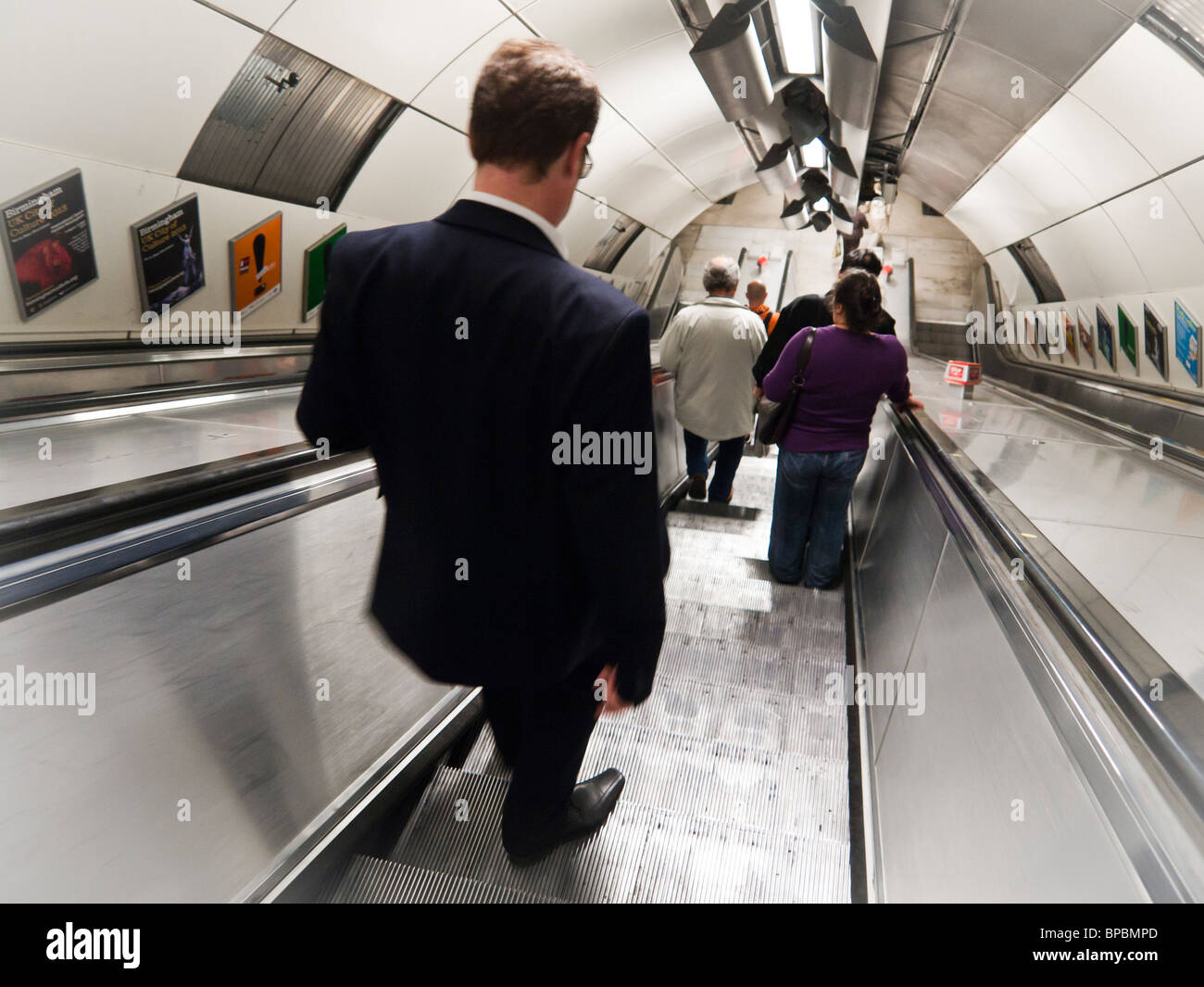 Reisen London Brücke u-Bahnstation Rolltreppe. Stockfoto