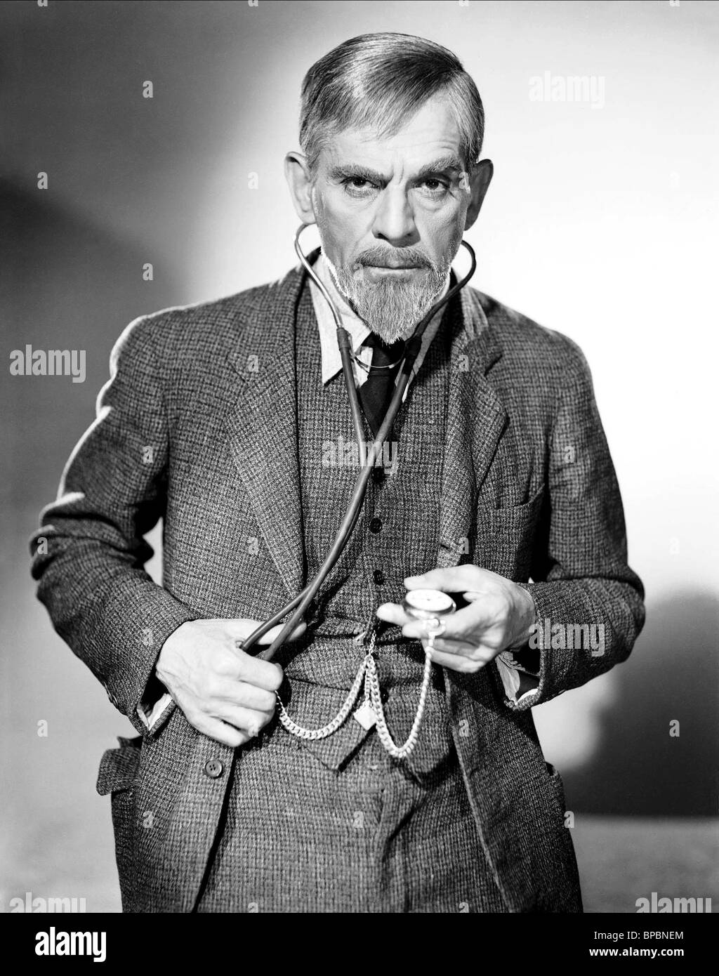 BORIS KARLOFF, DER MANN MIT NEUN LEBEN (1940) Stockfoto