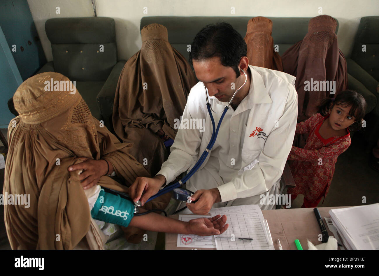 Flutopfer in Pakistan erhalten Hilfe von Ärzte ohne Grenzen Stockfoto