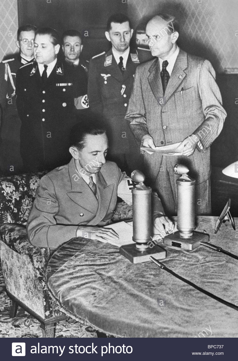 Minister Of Propaganda Joseph Goebbels Stockfotos Und bilder Kaufen minister-of-propaganda-joseph-goebbels-stockfotos-und-bilder-kaufen
