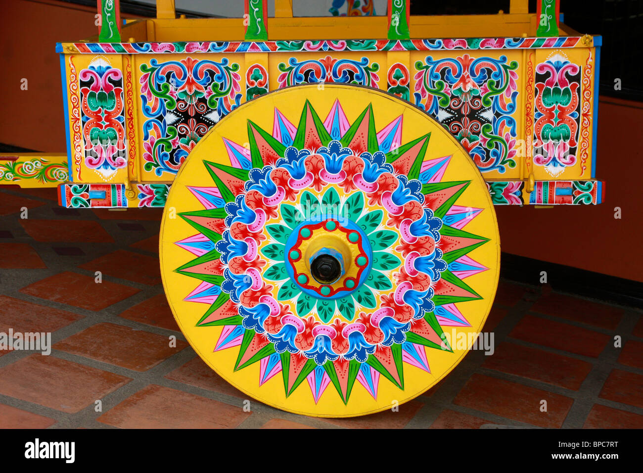 Sarchi, in Costa Rica, ist berühmt für seine bunt bemalten, aufwendig dekorierten Ochsenkarren inspiriert ihre Tourismusindustrie Stockfoto