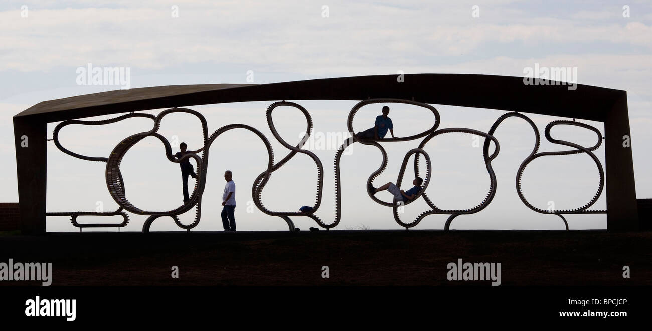 Kinder spielen am Meer Unterschlupf Teil der Littlehamptons lange Bank. Bild von James Boardman. Stockfoto