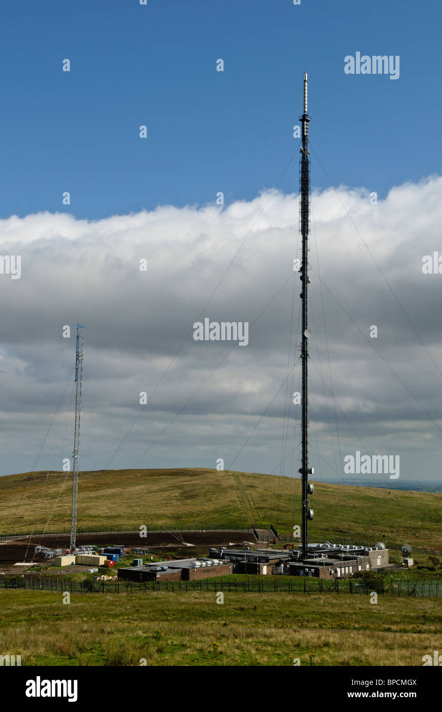 Große TV-Übertragung-Sender und Antenne Stockfoto