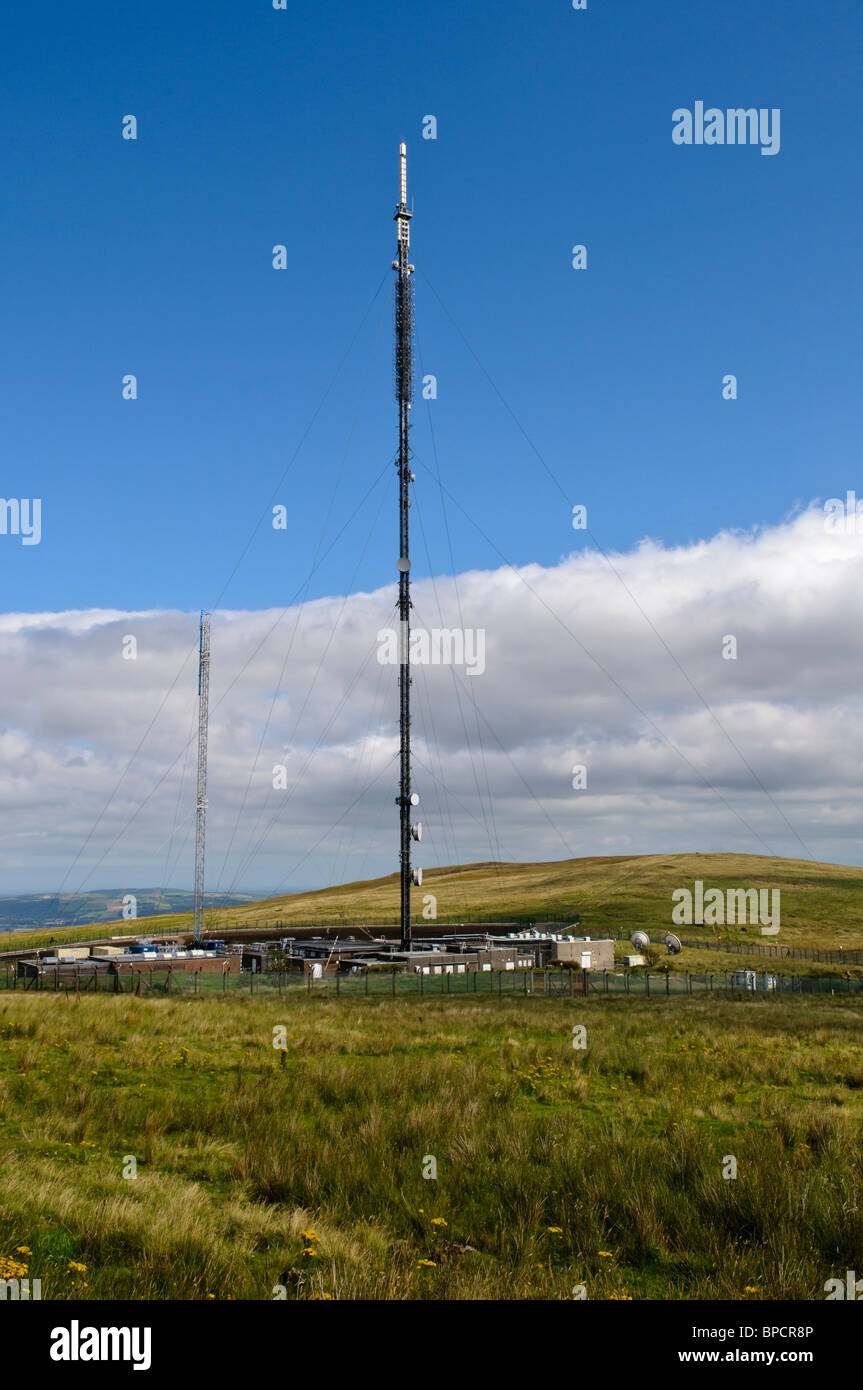 Große TV-Übertragung-Sender und Antenne Stockfoto