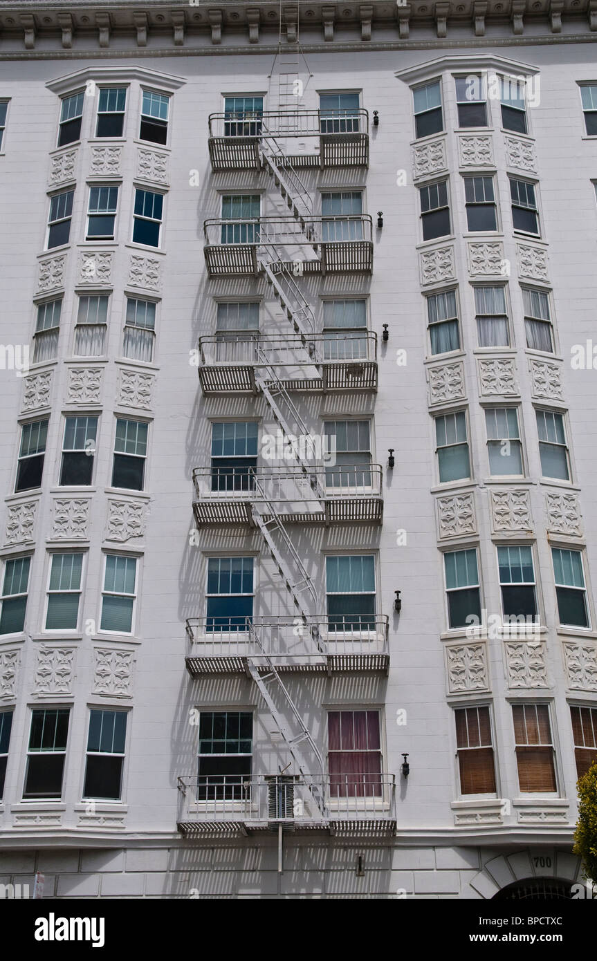 Typisches Haus mit Außentreppen, Feuerleiter, San Francisco, Kalifornien, USA Stockfoto