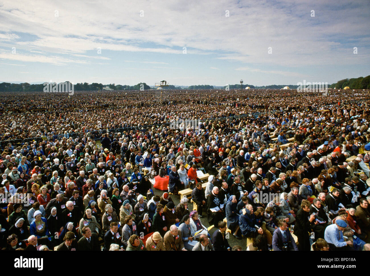 Papst Johannes Paul II Besuch in Irland, Pilger besuchen die Messe in Knock, Irland Stockfoto