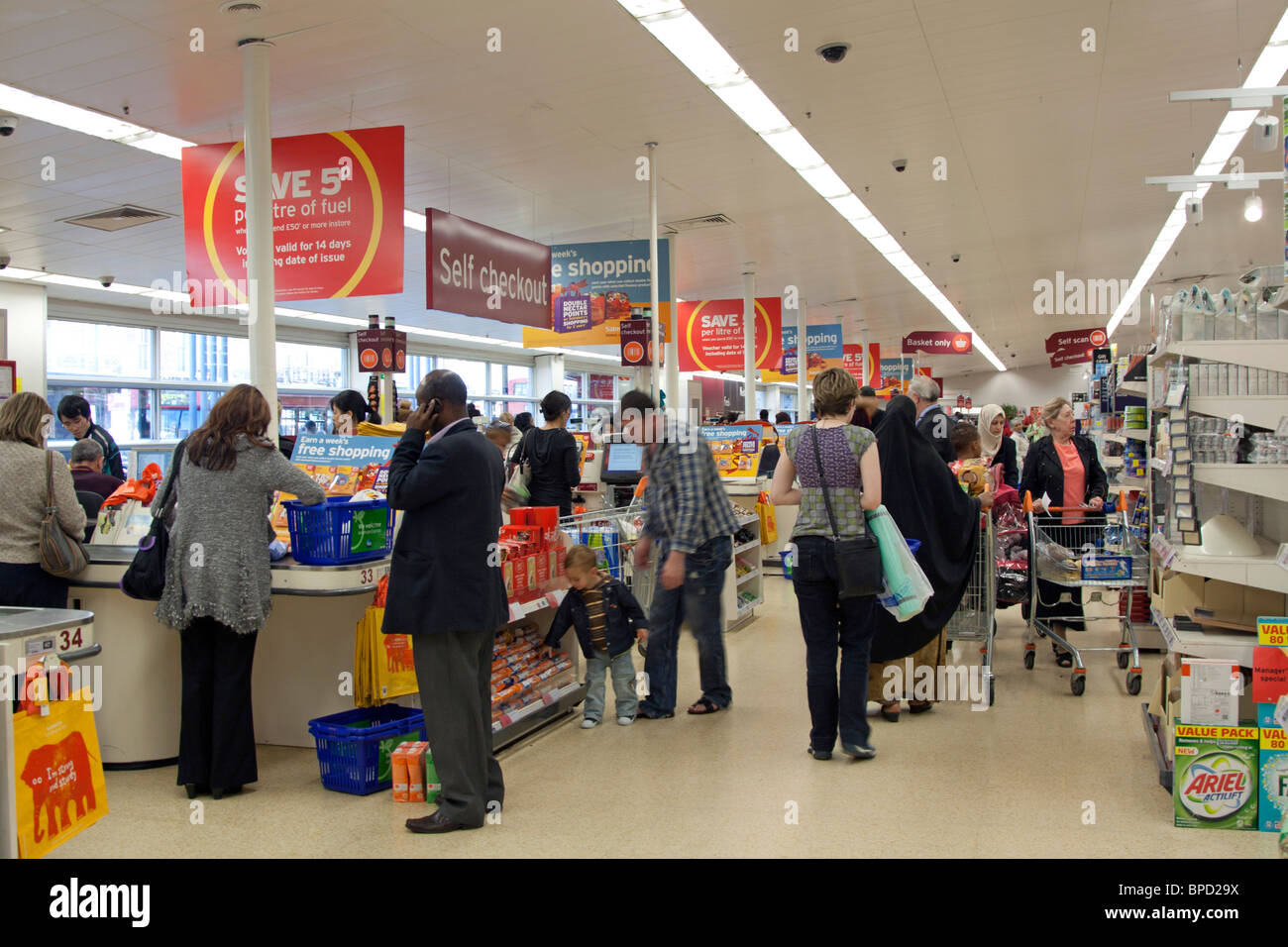 Sainsburys Kassen - Camden Town - London Stockfoto