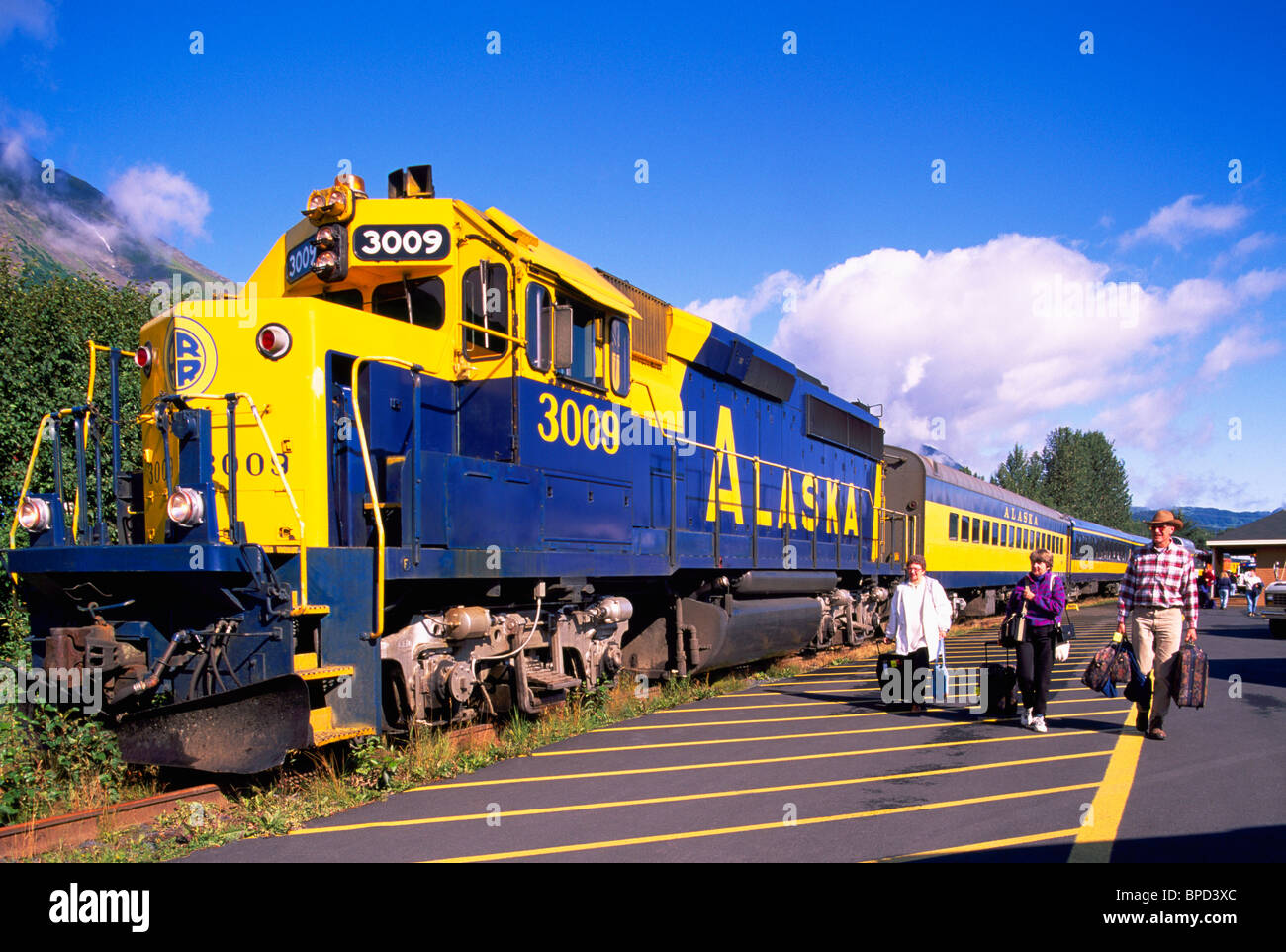 Seward, AK, Alaska, USA - Alaska Railroad Zug am Bahnhof - Kenai-Halbinsel, Sommer Stockfoto