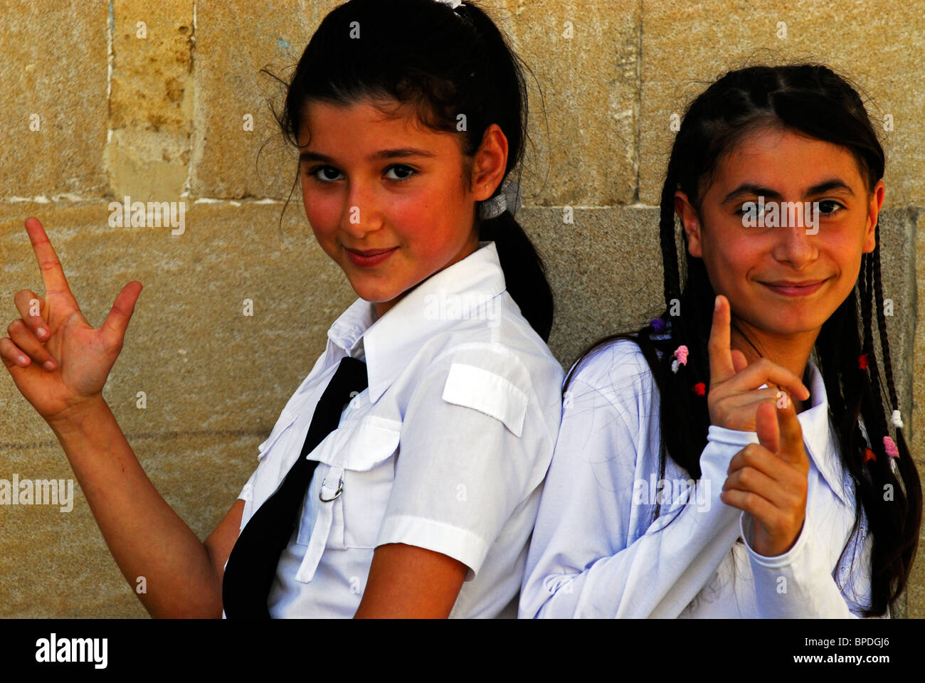 James Bond Girl Gun Stockfotos und -bilder Kaufen - Alamy