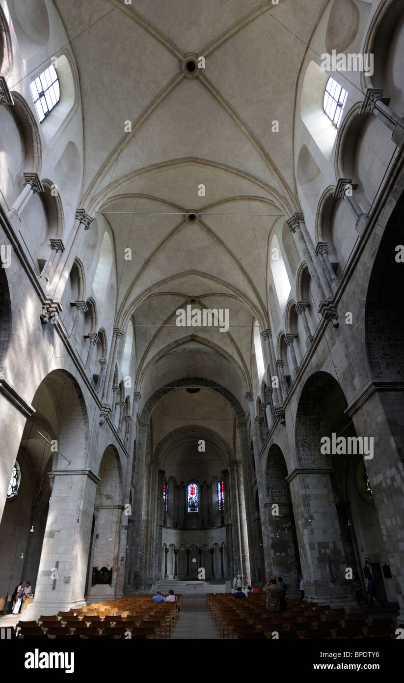 Köln / Köln, Nordrhein-Westfalen, Deutschland. Brutto-Sankt Martin / groß St. Martin Kirche. Innenraum Stockfoto