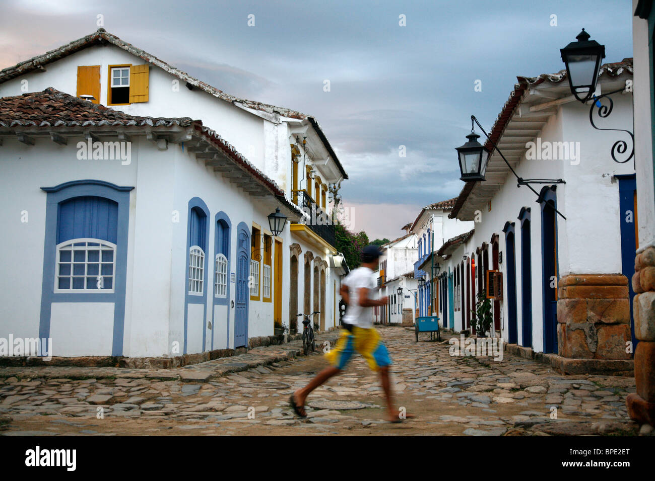 Typischen Häusern im Kolonialstil in der Altstadt von Parati, Bundesstaat Rio De Janeiro, Brasilien. Stockfoto