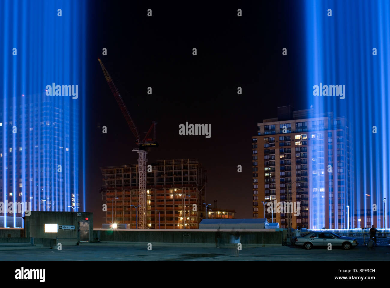 Tribut der Lichter 9/11 Memorial auf ein Parkhaus in Lower Manhattan, New York City. © Craig M. Eisenberg Stockfoto