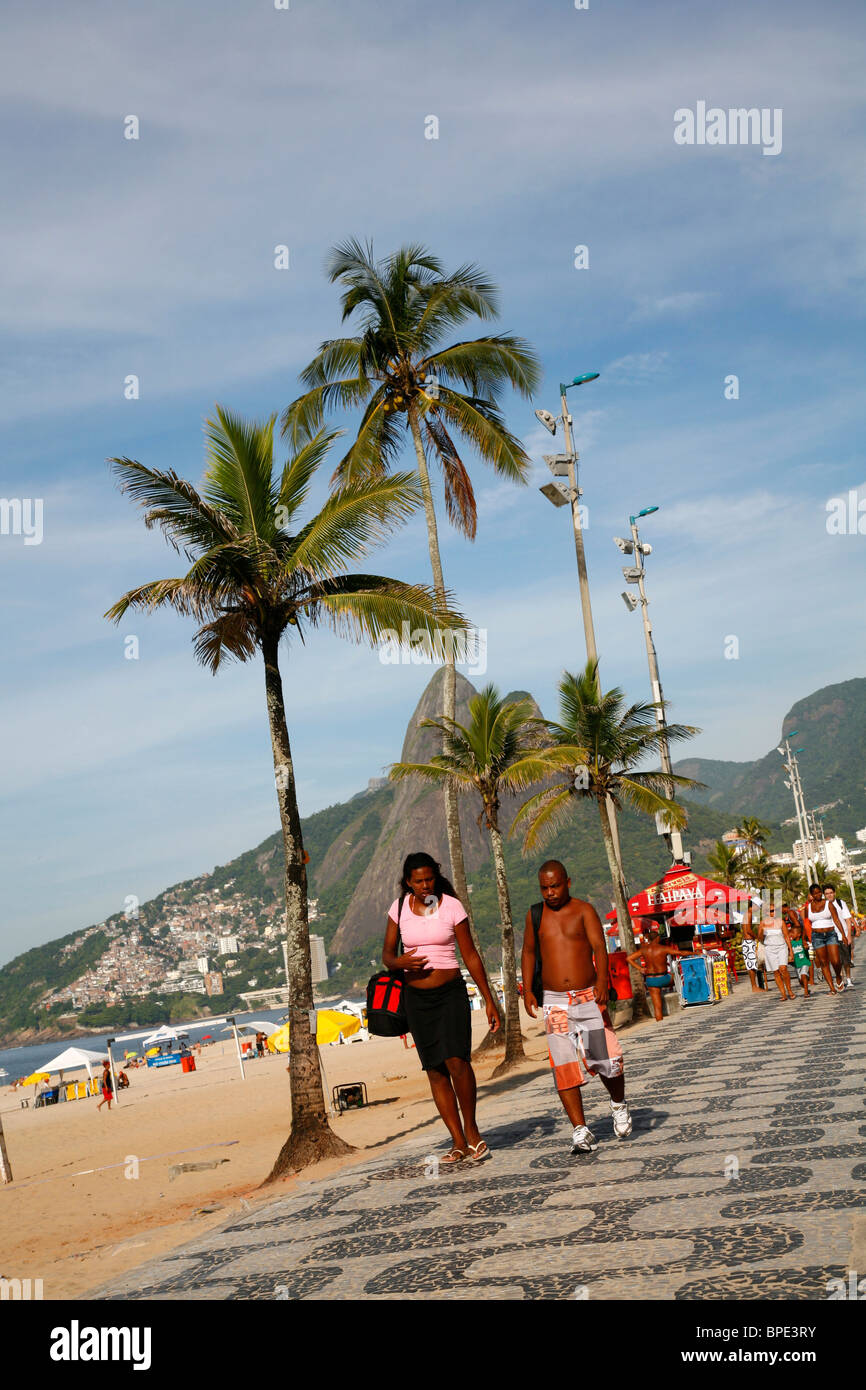 Die Promenade am Strand von Ipanema, Rio De Janeiro, Brasilien. Stockfoto