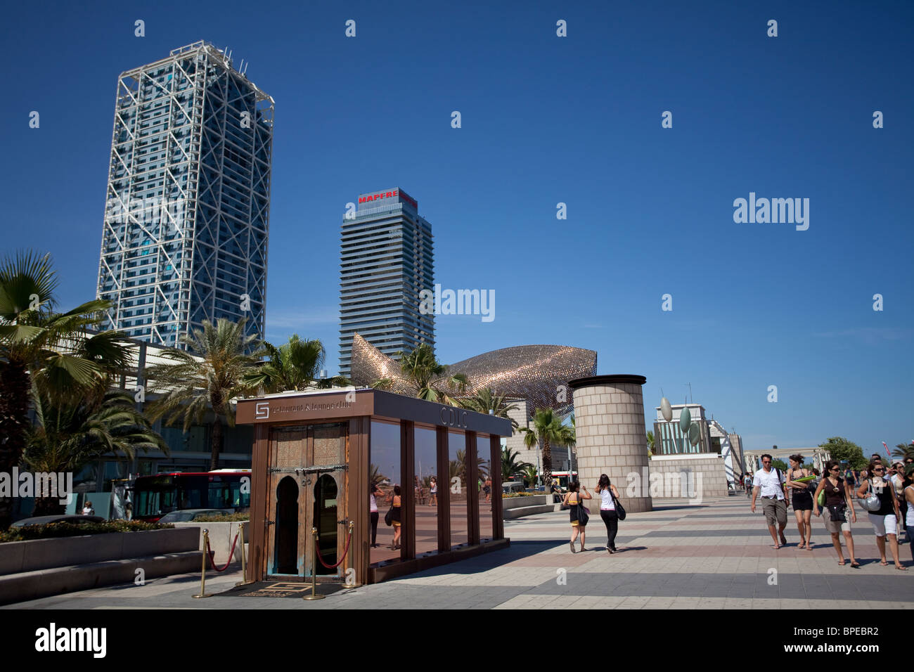 Barcelona Vila Olimpica Esplanade und Bar Olimpic Türme Stockfoto