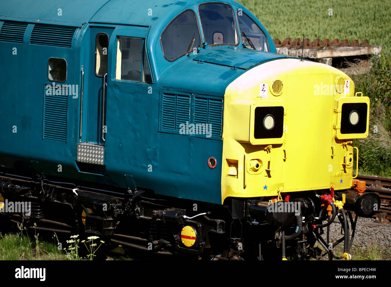 Klasse 37 Diesel Lokomotive restauriert im Caledonian Eisenbahnen. Das