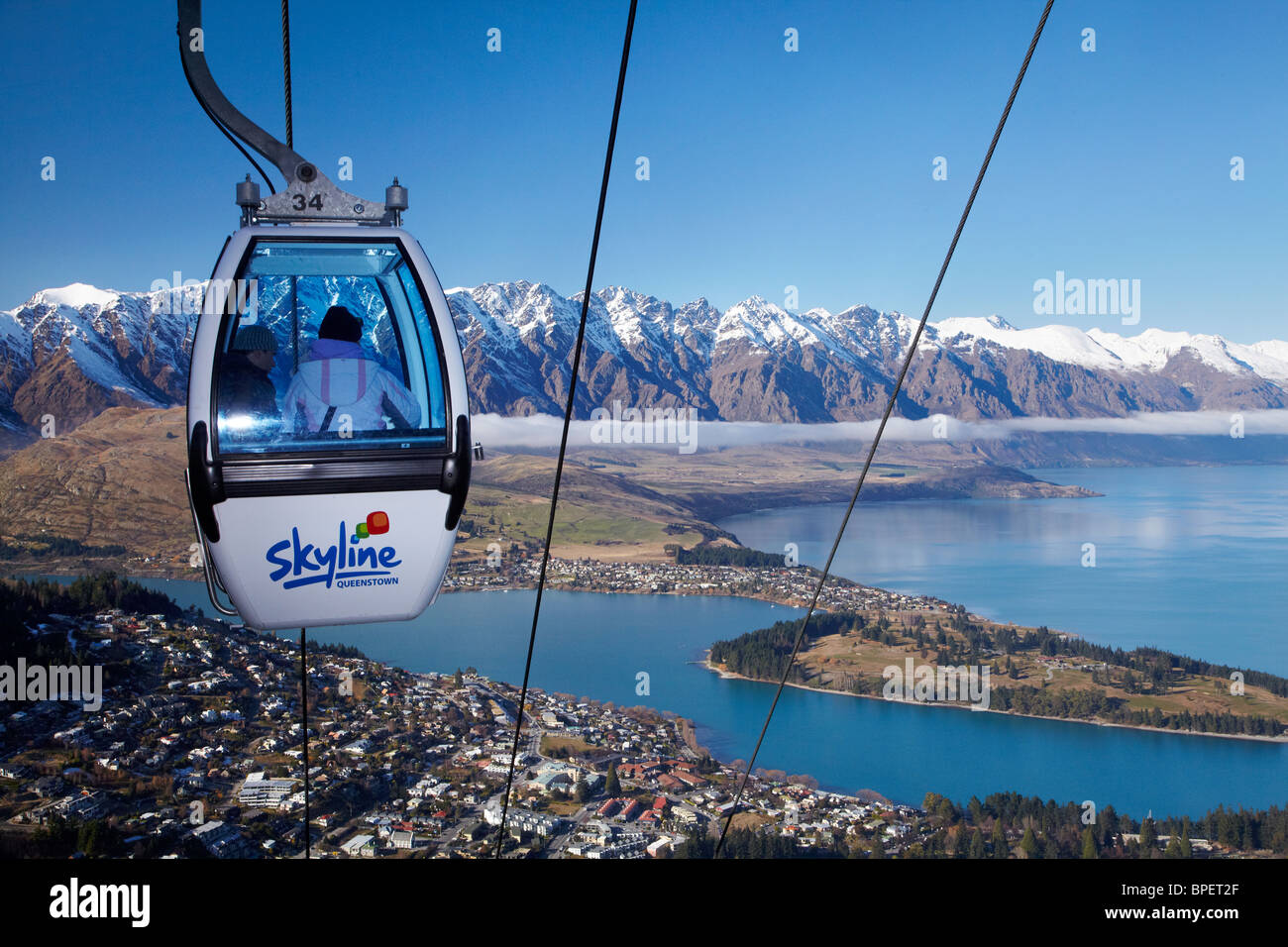 Skyline Gondola, die Remarkables und Lake Wakatipu, Queenstown, Südinsel, Neuseeland Stockfoto