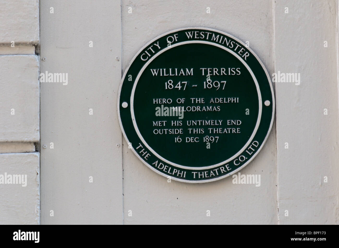 Plaque, die Kennzeichnung der Stelle außerhalb der Adelphi Theatre, wo William Terriss 1897 ermordet wurde Stockfoto