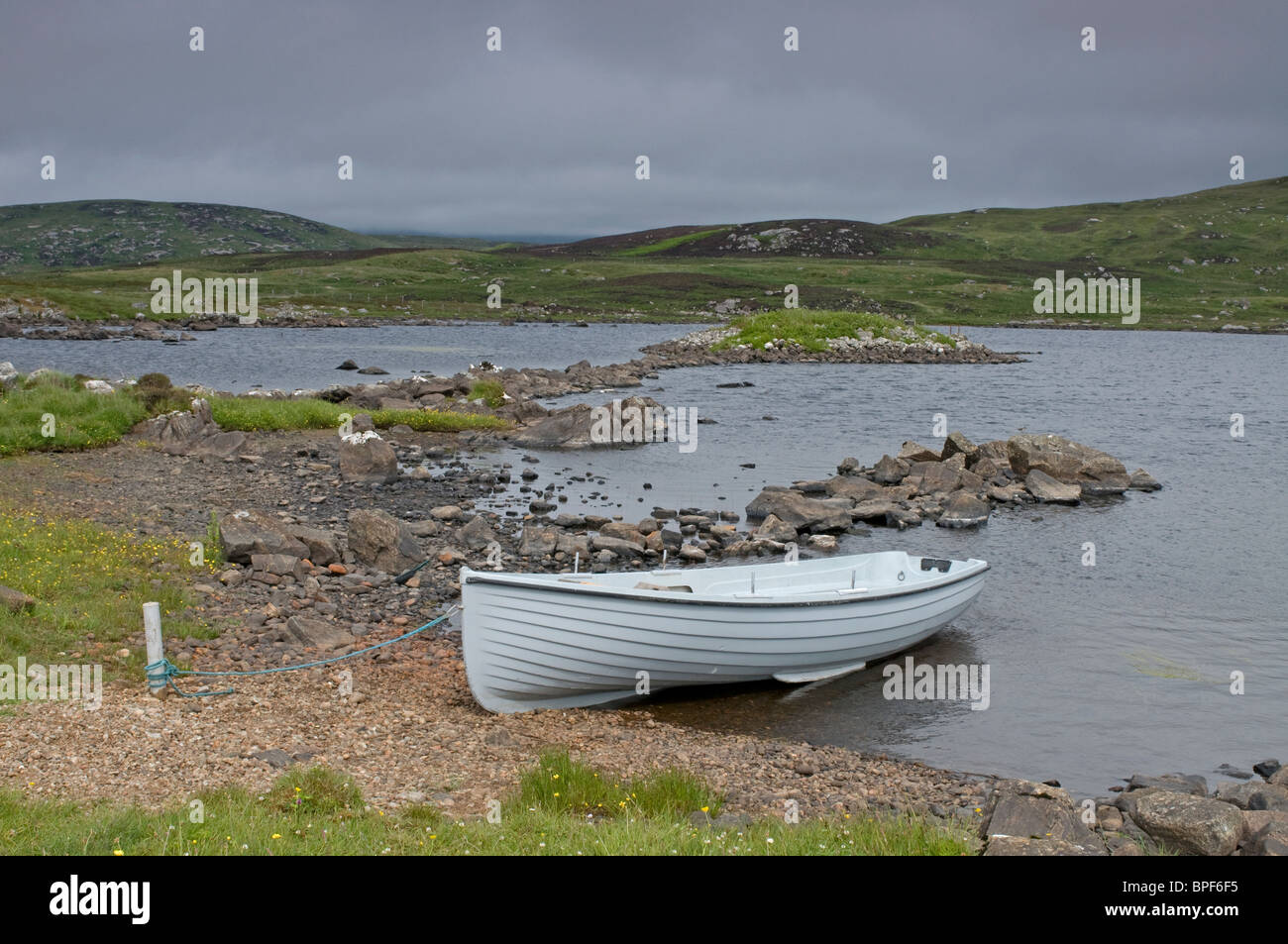 Dun Broch auf Loch Na Muilne, South Uist, äußeren Hebriden, Western Isles, Highland. Schottland.  SCO 6429 Stockfoto