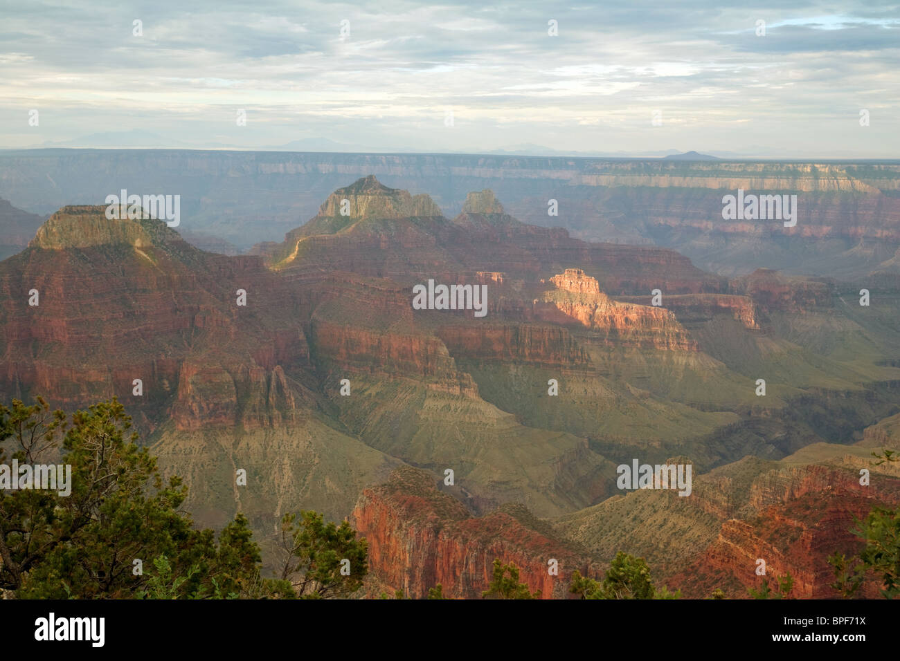 Sonnenaufgang am Grand Canyon gesehen von der Grand Canyon Lodge North Rim, Arizona USA Stockfoto