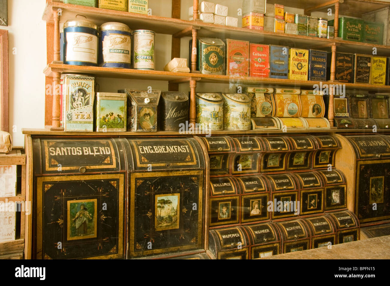 Tee, Kaffee und Gewürze im S R Buford Store (1874), Virginia City, Montana,  USA Stockfotografie - Alamy