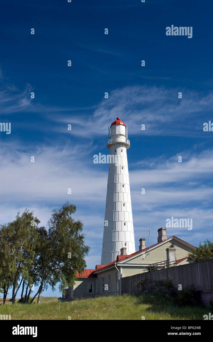 Leuchtturm bei blauem Himmel im Hintergrund Stockfoto