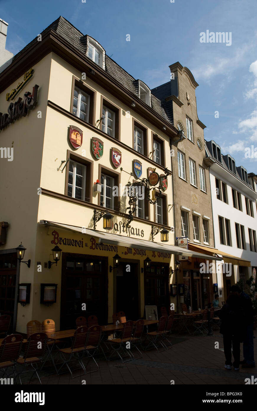 Im Stiefel Bar auf Bonngasse, Bonn, Deutschland. Dies ist die Straße, wo  Beethovens Geburtshaus befindet Stockfotografie - Alamy