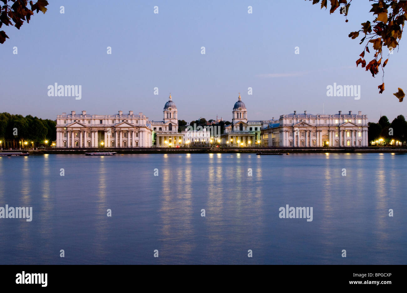 Alten Royal Naval College in Greenwich aus Island Gardens Stockfoto