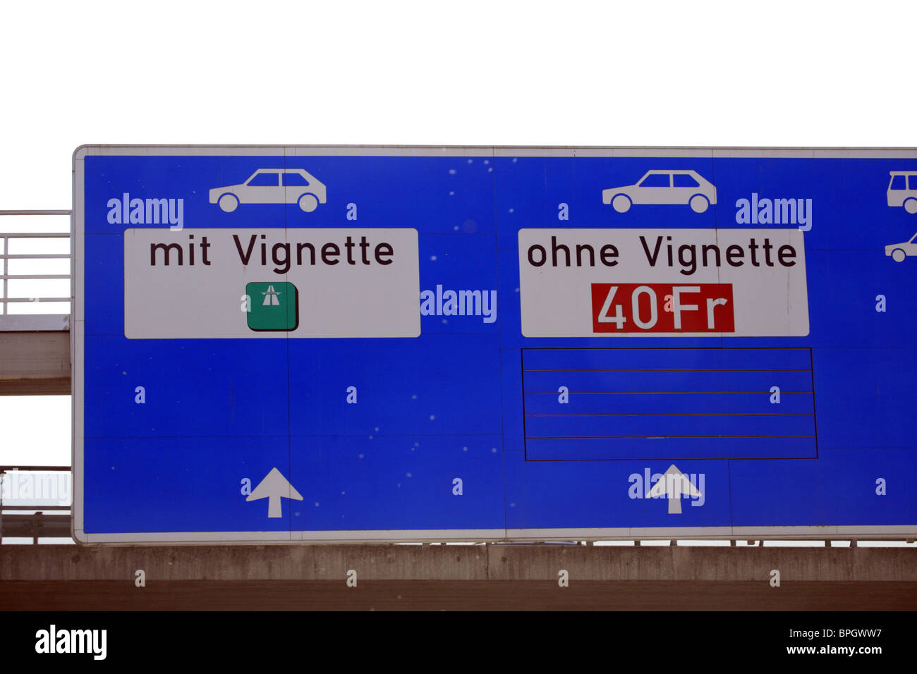 Autobahn-Schild am Grenzübergang in die Schweiz Stockfotografie - Alamy