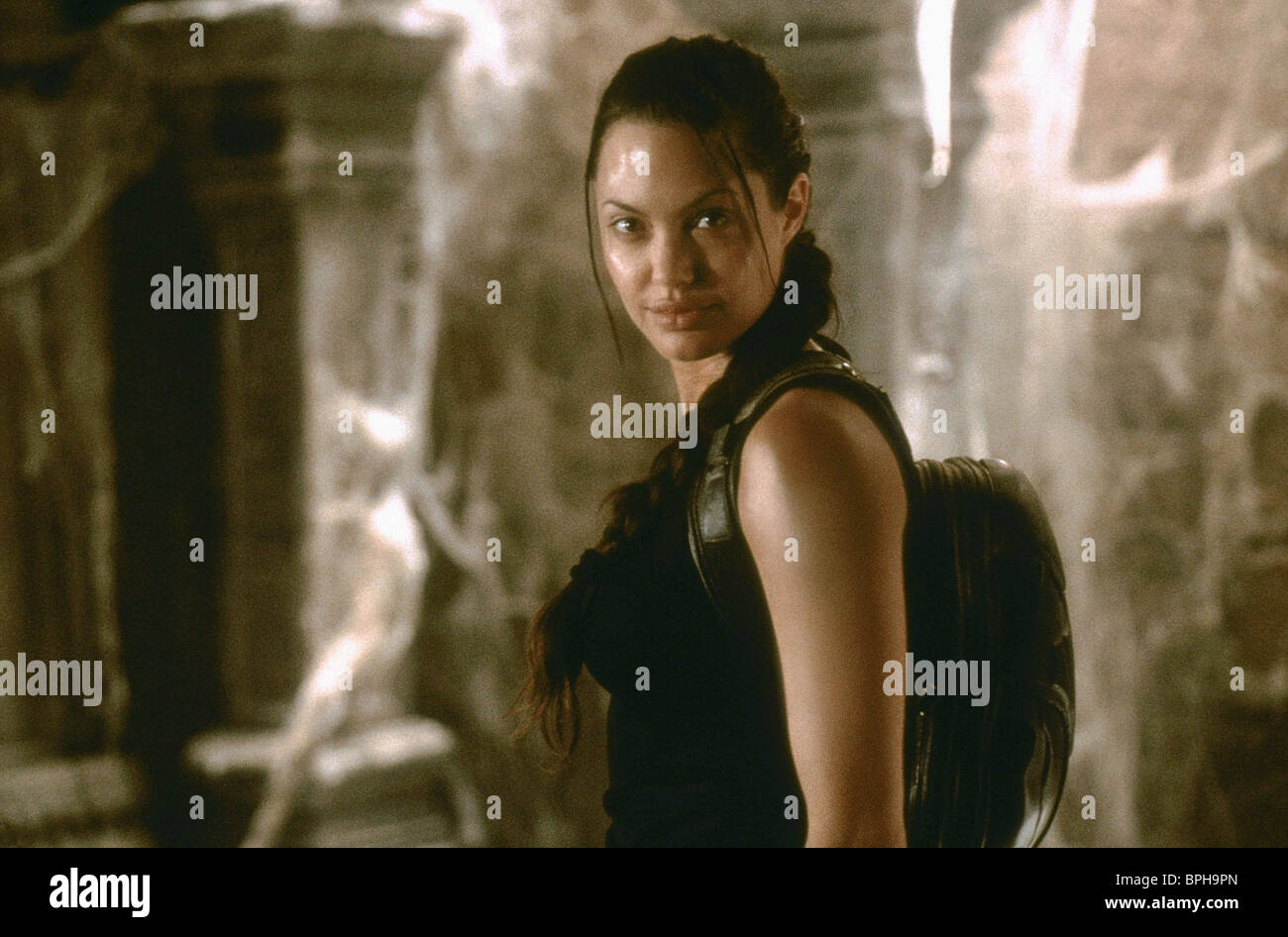 Tomb Raider Angelina Jolie 2001 Stockfotos und -bilder Kaufen - Alamy