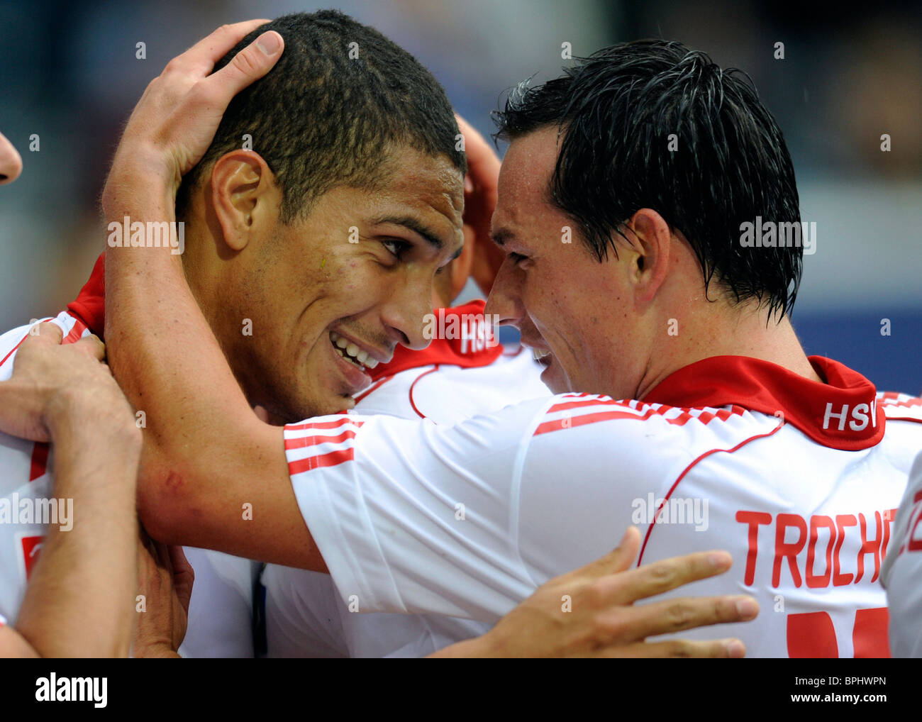 Paolo Guerrero (PER) feiert sein Ziel zusammen mit Piotr Trochowski (rechts), Hamburger SV, HSV, Deutsche Bundesliga. Stockfoto