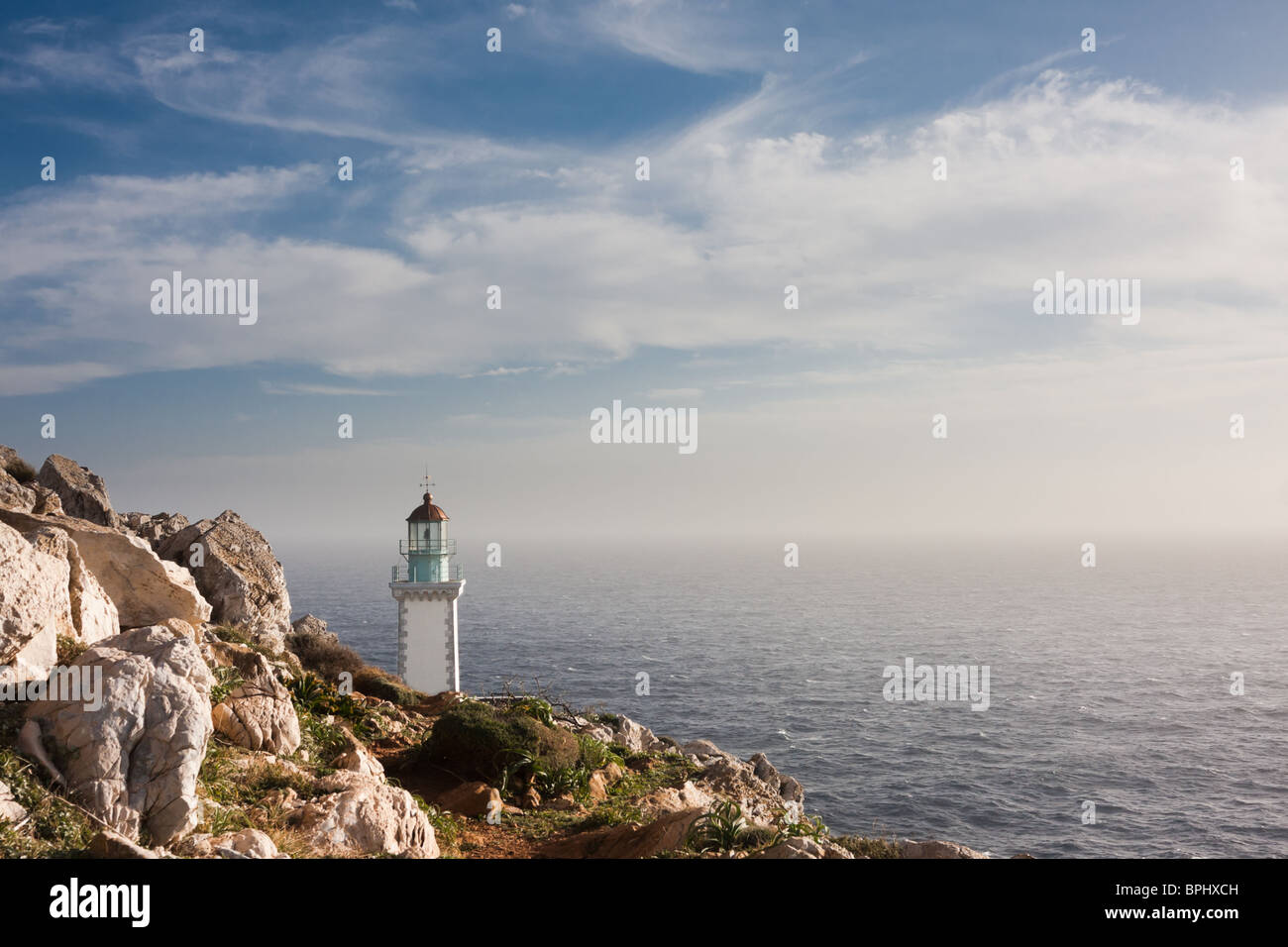 Der Leuchtturm am Kap Tenaro auf dem Peloponnes, Griechenland. Stockfoto
