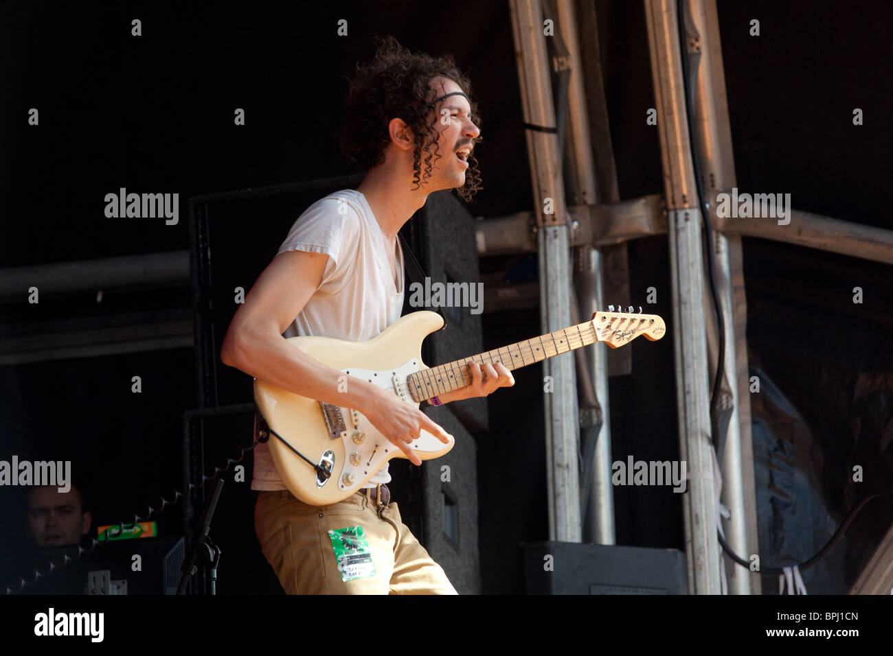 Darwin Deez Green Man Festival 2010, Brecon Beacon Wales zu spielen. Stockfoto