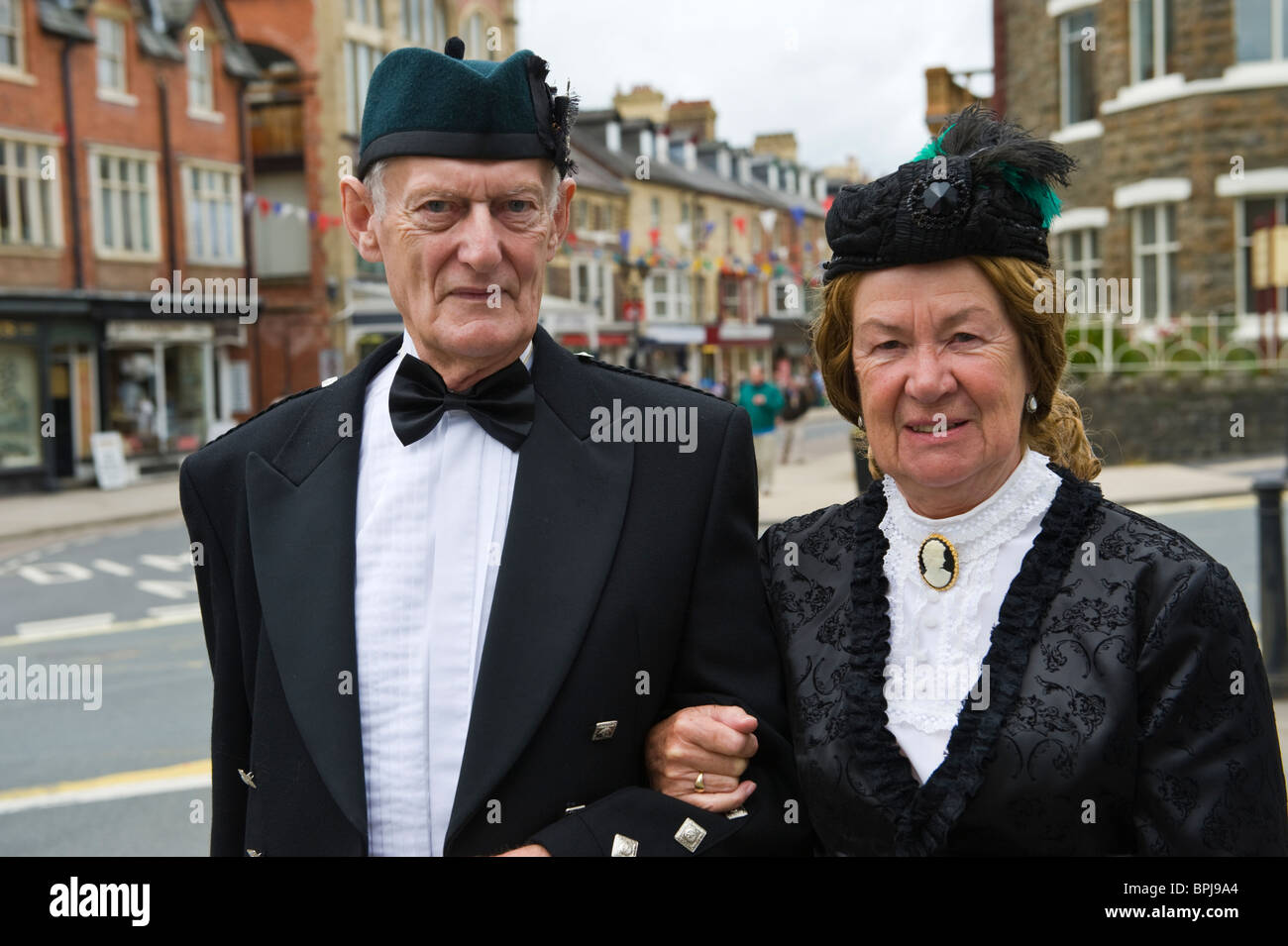 Oberschicht Viktorianer in historischen Kostümen auf dem jährlichen viktorianischen Festival in Llandrindod Wells Powys Mid Wales UK Stockfoto