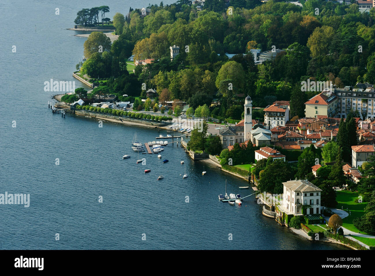 Erhöhte Ansicht von Cernobbio, Comer See, Lombardei, Italien Stockfoto