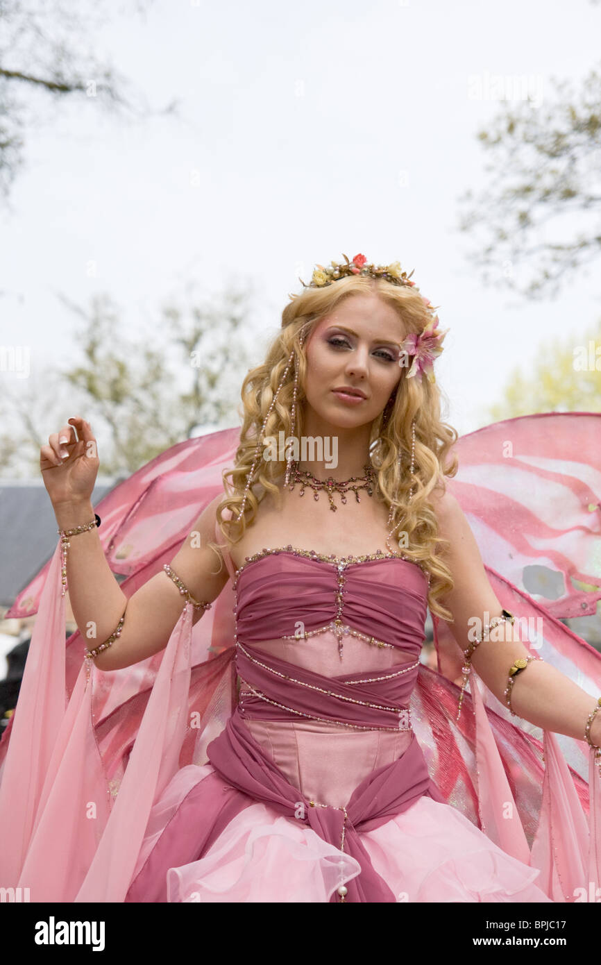 Mädchen an der Elf Fantasy Fair am 25. April 2010 in Haarzuilens, Niederlande Stockfoto