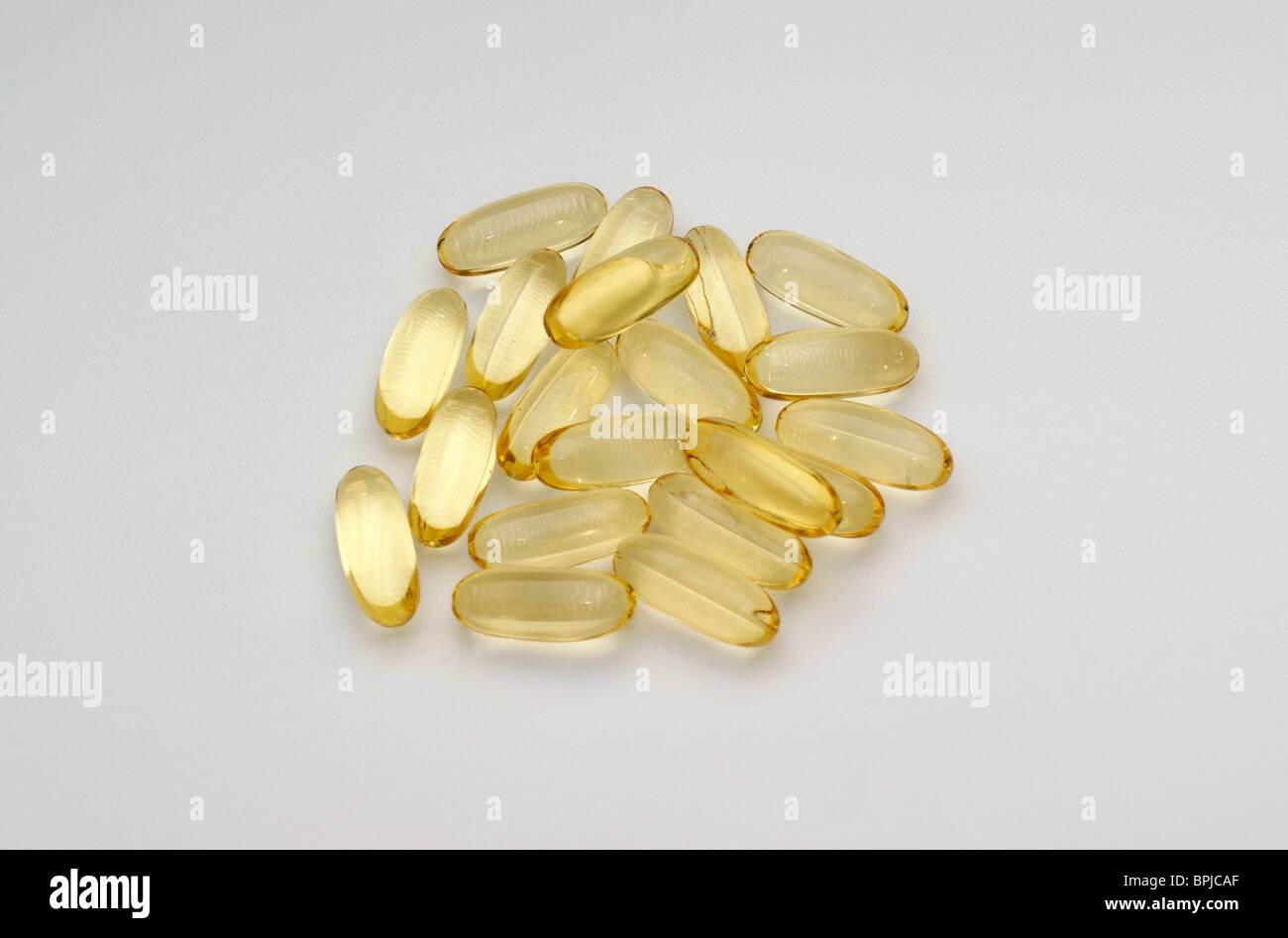 Omega 3 Fischöl Tabletten für niedrige Cholesterinspiegel im Herzen  Gesundheit & eine beruhigende Wirkung auf hyperaktive Kinder von Vorteil  Stockfotografie - Alamy