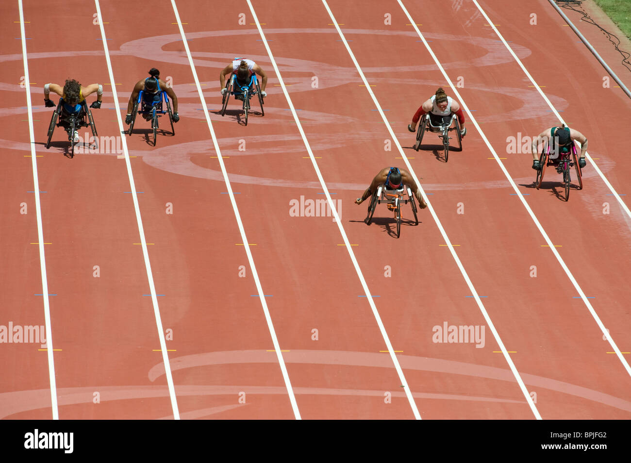 T53 Frauen 100 m für Rollstühle mit USAs Anjali Forber-Pratt in Führung (3. von rechts) bei den Paralympics in Peking Stockfoto