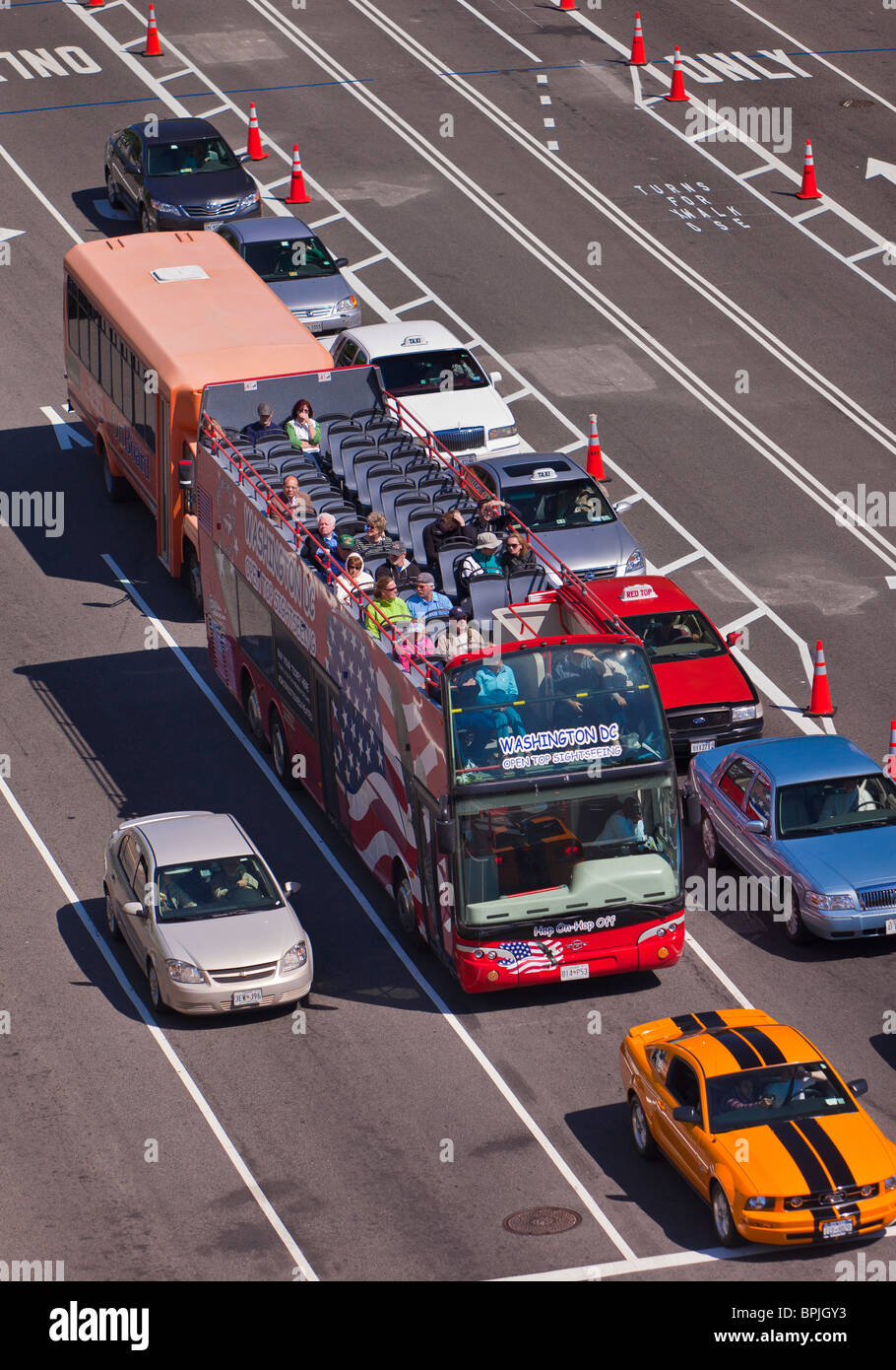 WASHINGTON, DC, USA - Doppeldecker-Tour-Bus an der Pennsylvania Avenue. Stockfoto