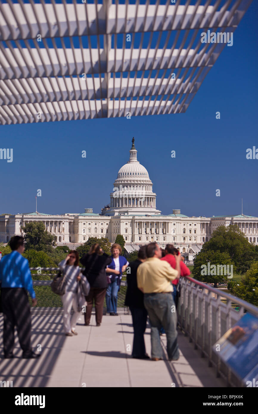 WASHINGTON, DC, USA - in The United States Capitol Dome, wie vom Balkon das Newseum gesehen. Stockfoto