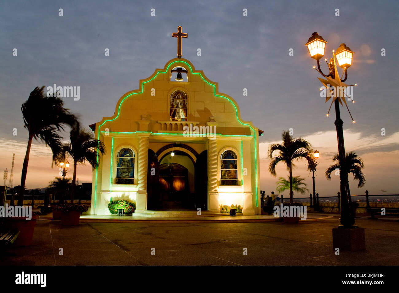 Ecuador, Guayaquil. Santa Anna Church sitzt auf dem Cerro de Santa Anna, ein touristisches Gebiet nördlich der Malecon. Stockfoto