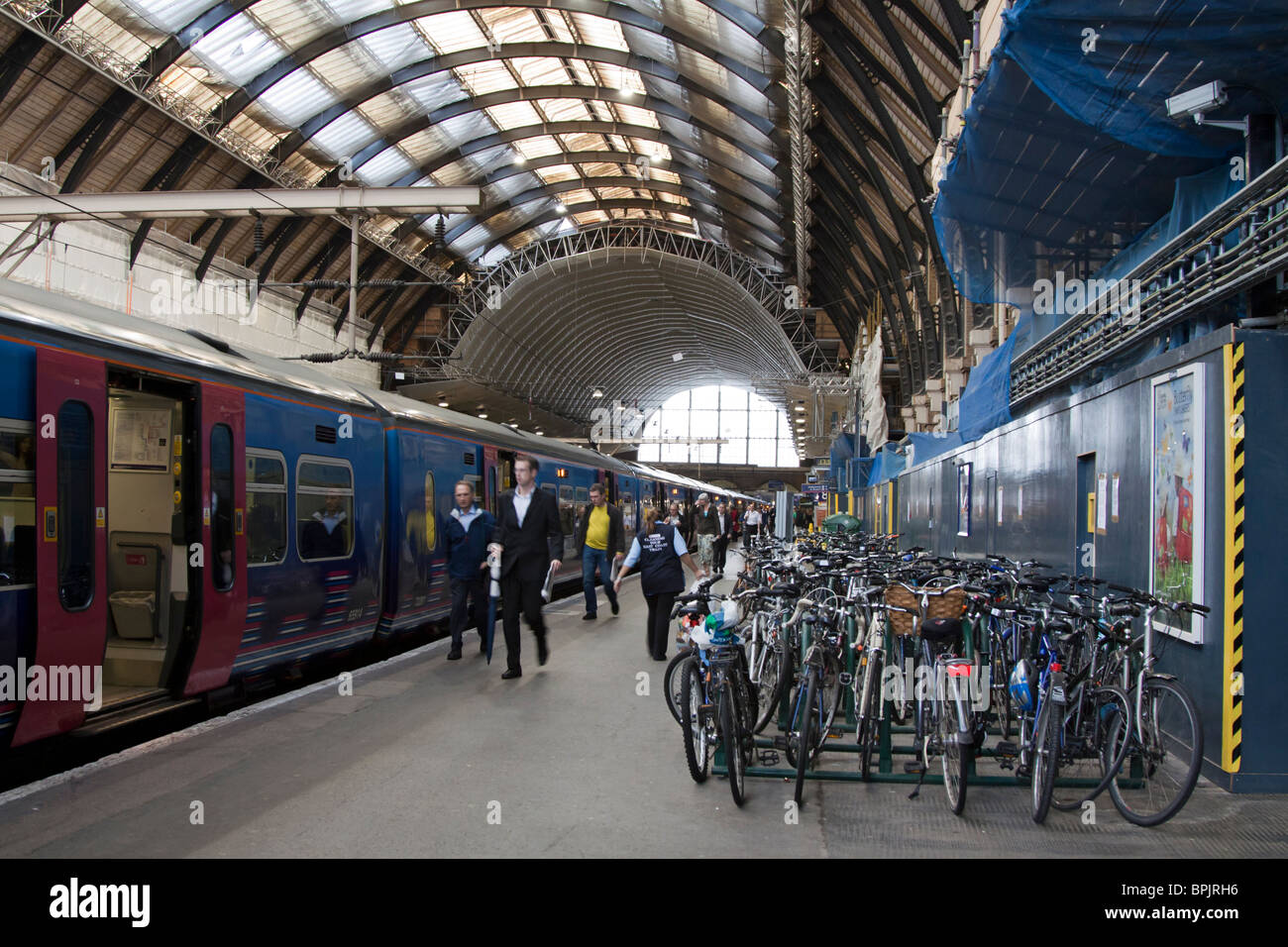 Kings cross station interior Fotos und Bildmaterial in hoher