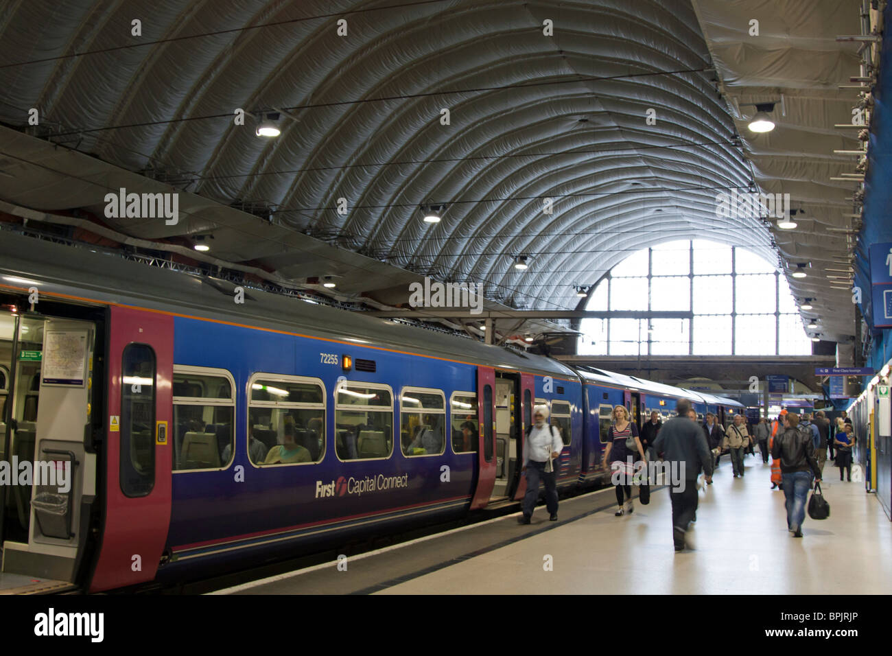 Wiederaufbau - Kings Cross Mainline Station - London Stockfoto