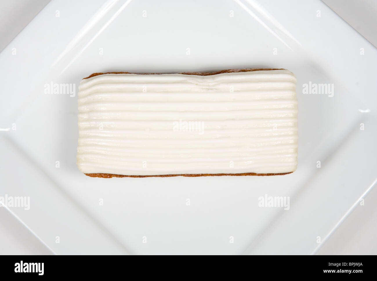 Frau frisch ist Karottenkuchen. Stockfoto