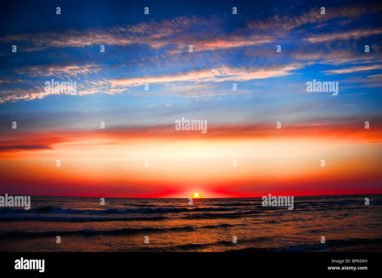 Sonnenuntergang am Meer Stockfoto