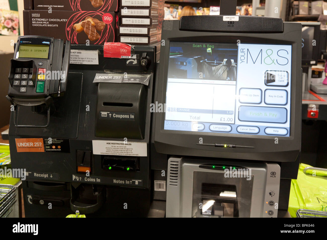 SB-Kasse - Mark & Spencer Simply Food - Hampstead - London Stockfoto